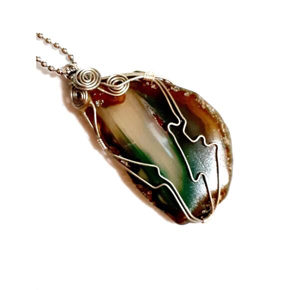 Green & White Agate Slice Necklace - Handmade - Picture 4 of 5